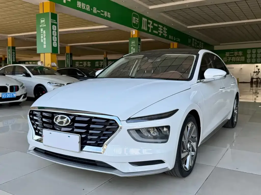 2021 Hyundai Mistra 1.8L CVT LUX Premium