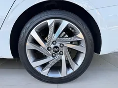 2021 Hyundai Mistra 1.8L CVT LUX Premium, белый — фото 17