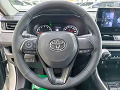 2023 Toyota Wildlander 2.0L CVT 2WD Leading, белый — фото 7