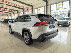 2023 Toyota Wildlander 2.0L CVT 2WD Leading, белый — фото 17