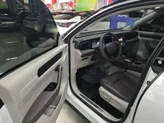 2024 Leapmotor C11 EV 580 Premium, белый — фото 16