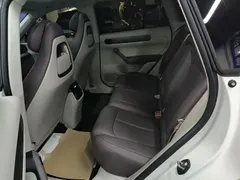 2024 Leapmotor C11 EV 580 Premium, белый — фото 17