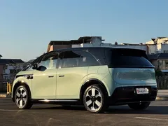 2025 Zeekr Mix Smart Driving, зелёный — фото 15