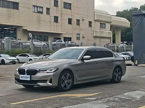 2022 BMW 5 Series 535Le PHEV Luxury Package
