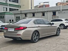 2022 BMW 5 Series 535Le PHEV Luxury Package — фото 15