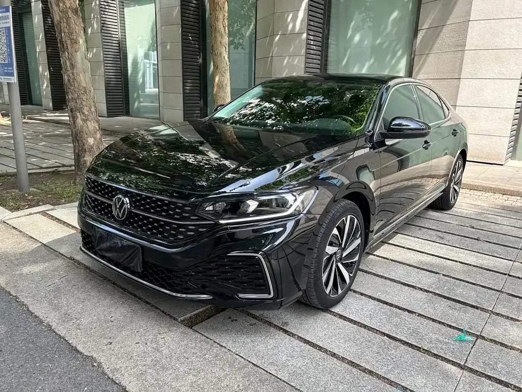 2023 Volkswagen Passat 330TSI Elite