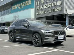 2022 Volvo XC60 4WD Luxury — фото 2