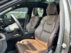 2022 Volvo XC60 4WD Luxury — фото 8