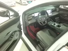 2025 BYD Qin L PHEV 80km Leading Smart Driving, белый — фото 16