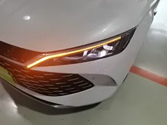 2025 BYD Qin L PHEV 80km Leading Smart Driving, белый — фото 24