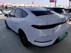 2025 BYD Qin PLUS DM-i PHEV Smart Driving 55km Leading, белый — фото 5