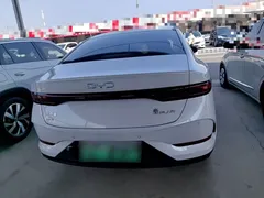 2025 BYD Qin PLUS DM-i PHEV Smart Driving 55km Leading, белый — фото 6