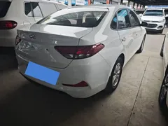 2020 Hyundai Elantra 1.6L AT GLS, белый — фото 13
