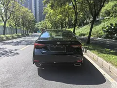2022 Toyota Avalon 2.0L XLE Premium, чёрный — фото 7
