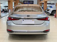 2023 Lexus ES 200 Excellence — фото 28