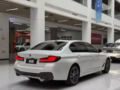 2021 BMW 5 Series 535Le PHEV Pioneer M Sport Package, белый — фото 5