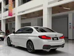 2021 BMW 5 Series 535Le PHEV Pioneer M Sport Package, белый — фото 7