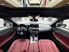 2021 BMW 5 Series 535Le PHEV Pioneer M Sport Package, белый — фото 15