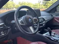 2022 BMW 5 Series 530Li M Sport Package, чёрный — фото 20