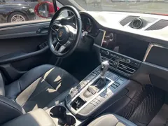 2021 Porsche Macan 2.0T — фото 32