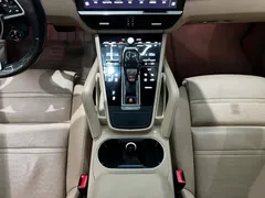 2021 Porsche Cayenne E-Hybrid 2.0T PHEV, чёрный — фото 13