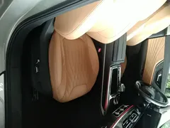 2023 Hongqi HS5 2.0T 4WD Pro — фото 20