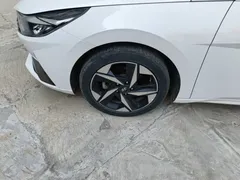 2022 Hyundai Elantra 1.5L CVT GLX Elite, белый — фото 23