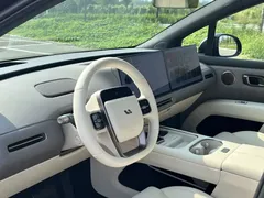 2025 Li Auto i6 4WD Standard, чёрный — фото 4