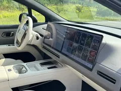 2025 Li Auto i6 4WD Standard, чёрный — фото 12