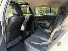 2021 Toyota Yaris L Zhixuan X 1.5L CVT Premium, белый — фото 11