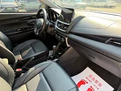 2021 Toyota Yaris L Zhixuan X 1.5L CVT Premium, белый — фото 13