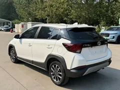 2021 Toyota Yaris L Zhixuan X 1.5L CVT Premium, белый — фото 16