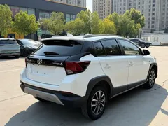 2021 Toyota Yaris L Zhixuan X 1.5L CVT Premium, белый — фото 18