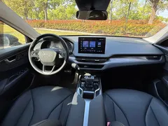 2023 Hongqi E-QM5 Basic Mobility, чёрный — фото 10