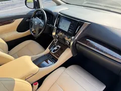 2021 Toyota Alphard Hybrid 2.5L Luxury, чёрный — фото 10