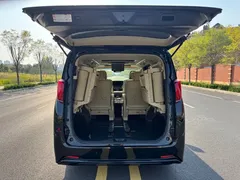 2021 Toyota Alphard Hybrid 2.5L Luxury, чёрный — фото 21