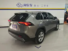 2021 Toyota RAV4 2.0L CVT 4WD Fashion Plus — фото 3