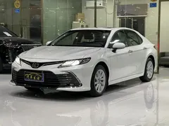 2023 Toyota Camry 2.0G Luxury, белый — фото 1