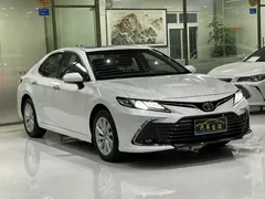 2023 Toyota Camry 2.0G Luxury, белый — фото 3