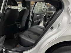 2023 Toyota Camry 2.0G Luxury, белый — фото 6