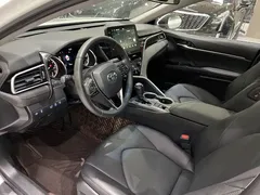 2023 Toyota Camry 2.0G Luxury, белый — фото 8