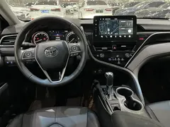 2023 Toyota Camry 2.0G Luxury, белый — фото 9