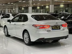 2023 Toyota Camry 2.0G Luxury, белый — фото 13