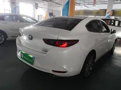 2021 Mazda 3 2.0L AT, белый — фото 7