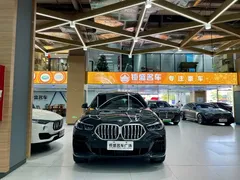 2022 BMW X6 Premium M Sport Package, чёрный — фото 2