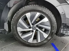 2022 Volkswagen Passat 430PHEV Luxury, чёрный — фото 6