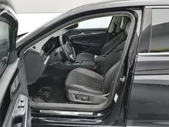 2022 Volkswagen Passat 430PHEV Luxury, чёрный — фото 9