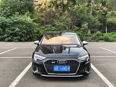 2021 Audi A3 Sportback 35 TFSI Luxury, чёрный — фото 2