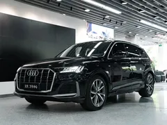 2020 Audi Q7 55 TFSI quattro S line Sport, чёрный — фото 1