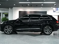 2020 Audi Q7 55 TFSI quattro S line Sport, чёрный — фото 3